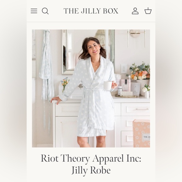 Polka dot robe - Picture 5 of 5